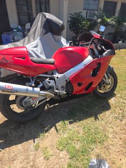 99 gsxr srad 750