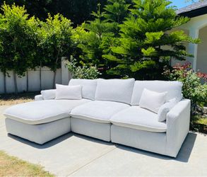 FREE DELIVERY Ashley Gimma 3-Piece Sectional with Chaise