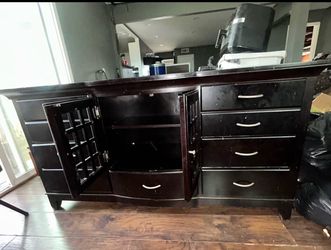 Triple column dresser