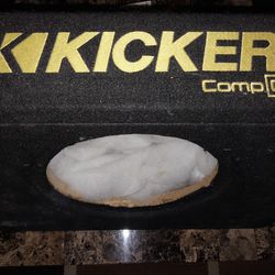  Kicker Speaker Box