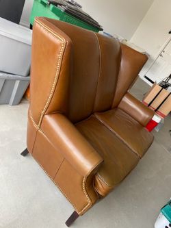 Sofa De Piel Para 2 Personas Limpio Buenas Condiciones