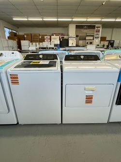Whirlpool Set 4.6 Cu Ft Washer and Dryer Gas 7.4 Cu Ft