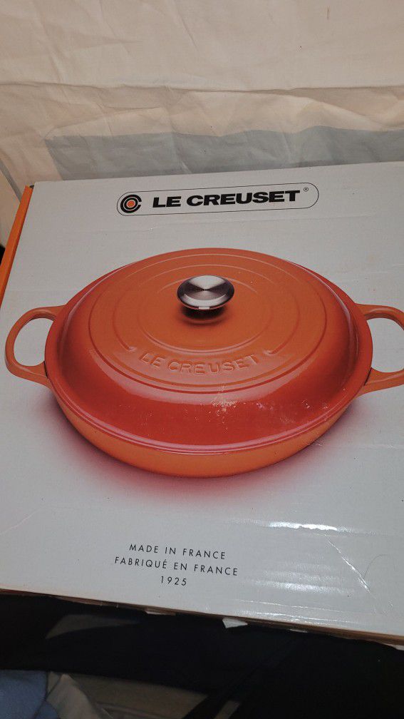 Le Creuset Enameled Cast Iron Signature Braiser in Oyster