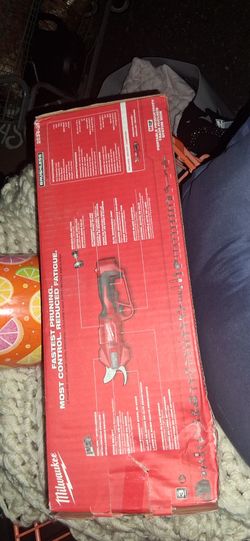 Milwaukee Brushless M12 Pruning Shears Tool Only