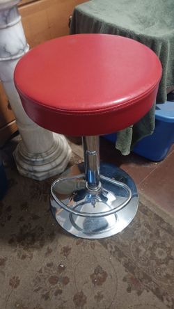 2 Barstools