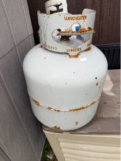 4 propane tanks $10 each