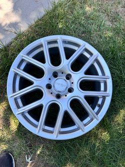 Single (1) Vision 426H Cross 18”x8 wheel 5x114.3 40MM OFFSET