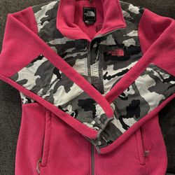 RARE The North Face Denali Fleece Jacket Women’s Medium Camo Polartec Never Worn