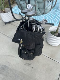 Full package set of LH Golf clubs with balls and tees