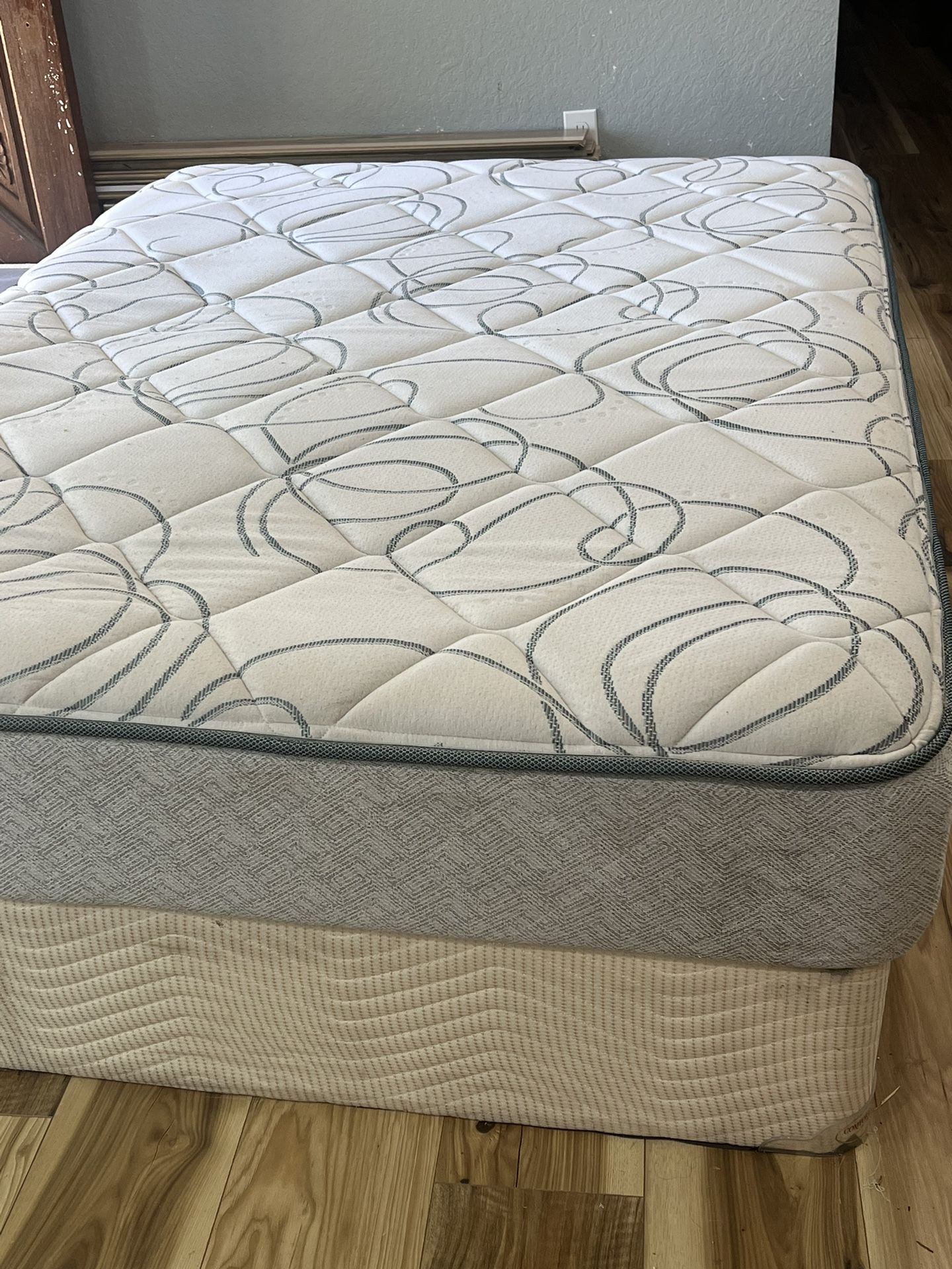 USED FULL SIZE MATTRESS WITH BOX SPRING DELIVERY 🚚 AVAILABLE