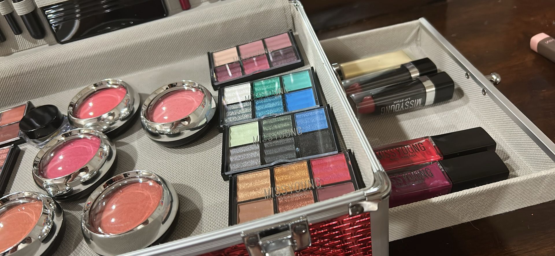 Vendo Set De Maquillaje Todo En 1