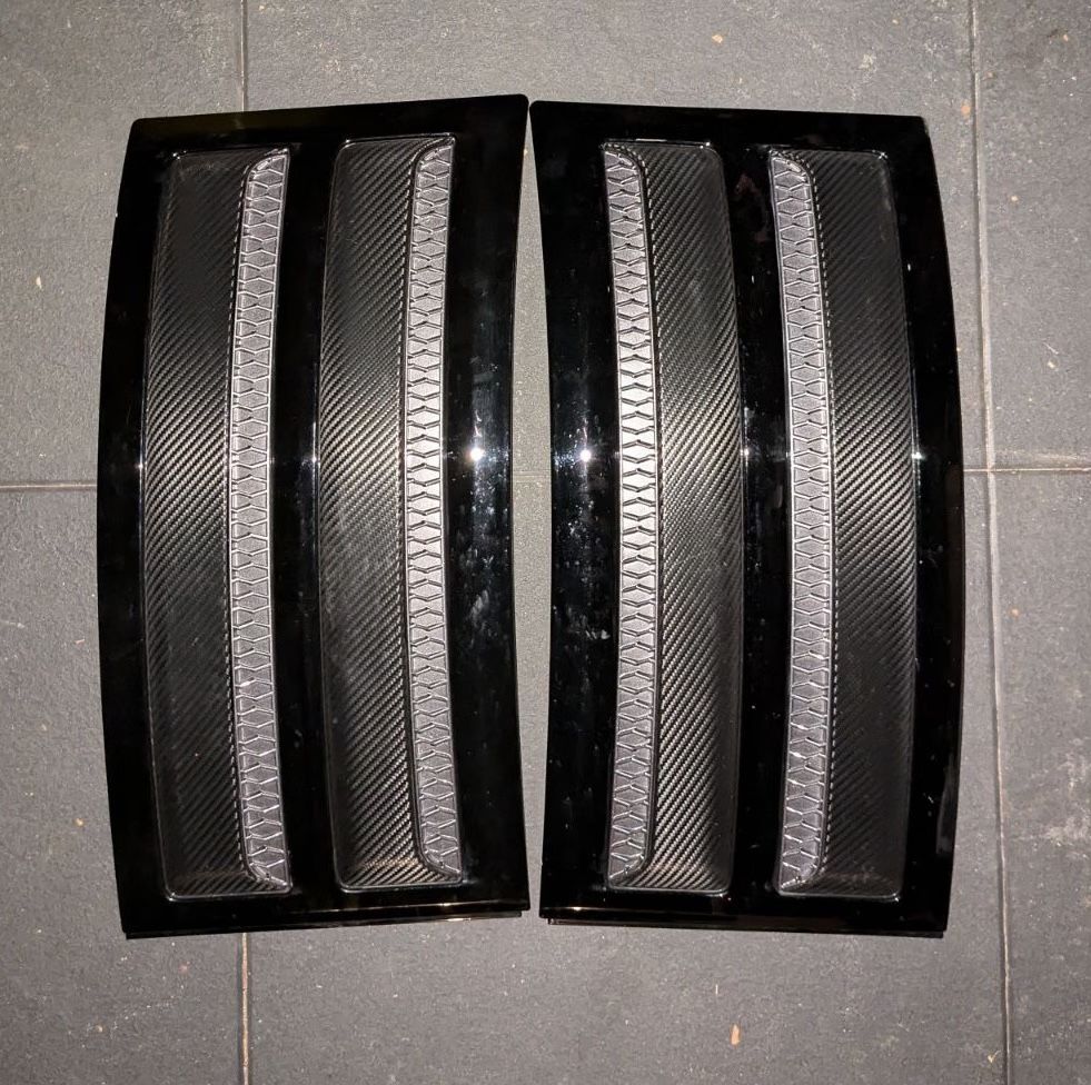 For Range Rover L405 HSE 2013-18 Side Vents Gloss Black with Carbon fiber wrap