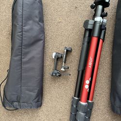 Joby camera tripod & zc-01 mount.