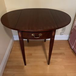 Vintage "Hammary" Cherry Inlaid Pembroke Drop Leaf End/Side/Accent Table