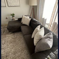 Sectional Couch In Excellent Condition 
