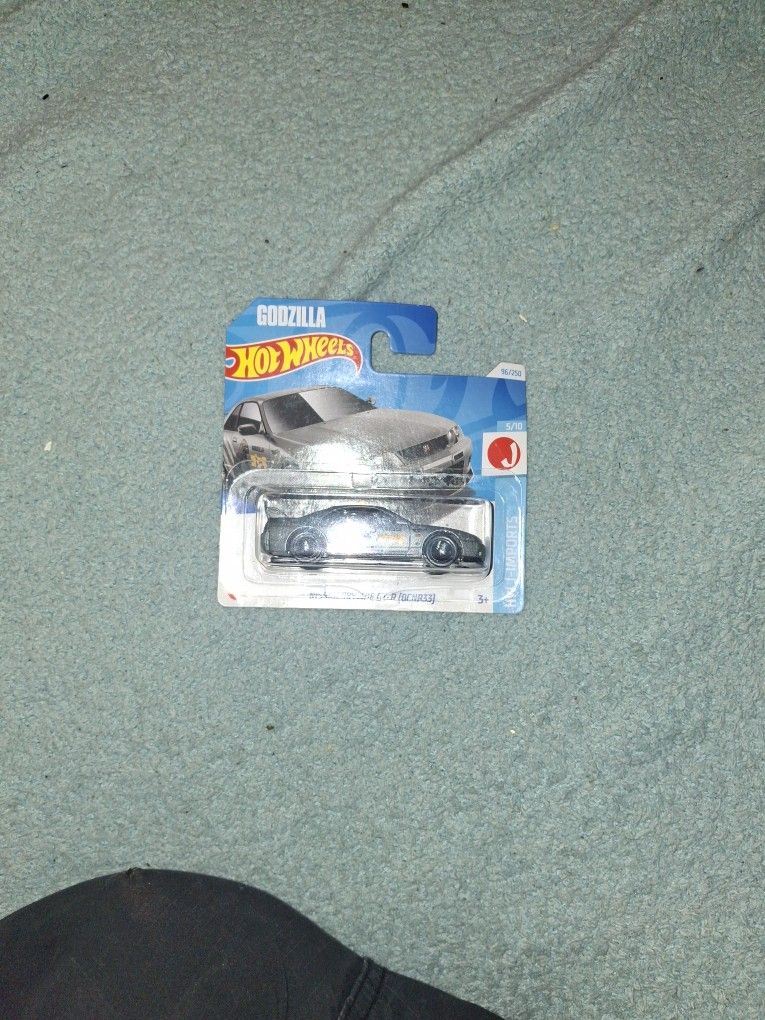 Hotwheels Skyliner Godzilla Edition