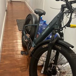34 MPH Velotric Nomad 1 Plus