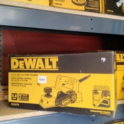 DEWALT 3 - 1/4" (82 mm) HAND PLANER 