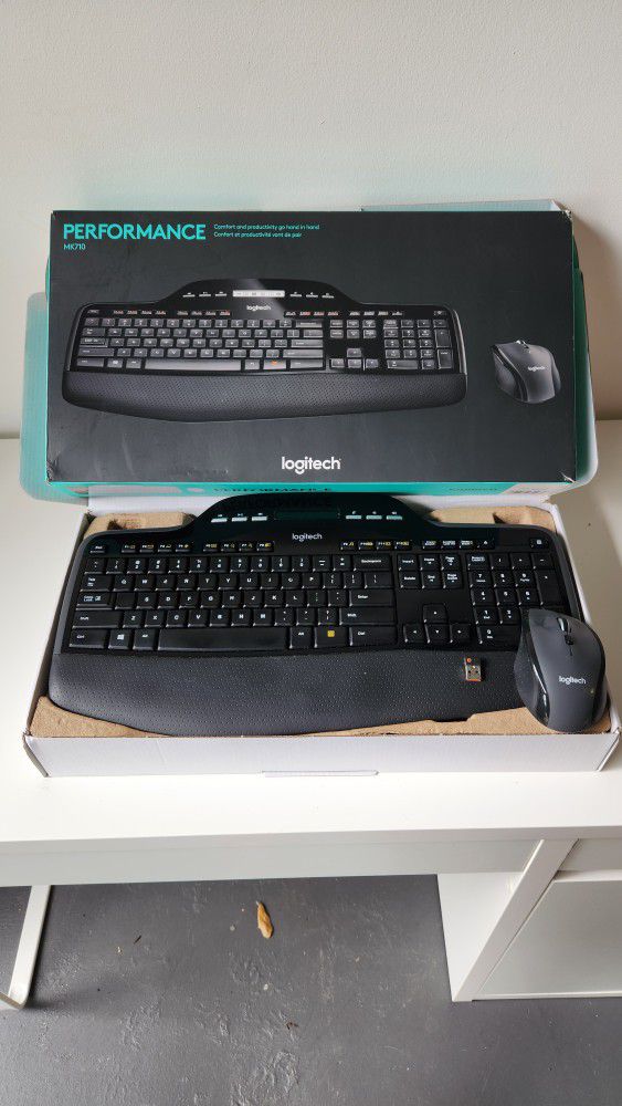 Logitech MK 710 Wireless Keyboard & Mouse