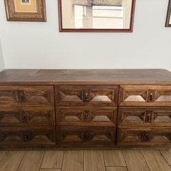 Dresser & Two Nightstands/Sidetables