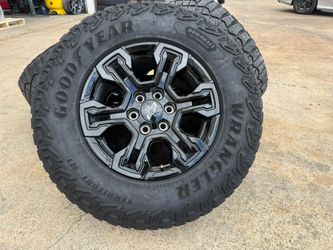FREE DELIVERY (4) 18" Chevy Silverado ZR2 Tahoe GMC Sierra OEM 95415 wheels rims Goodyear 90%