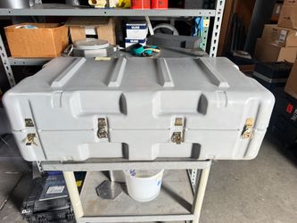 Pelican Hardigg Heavy Duty Shipping Case