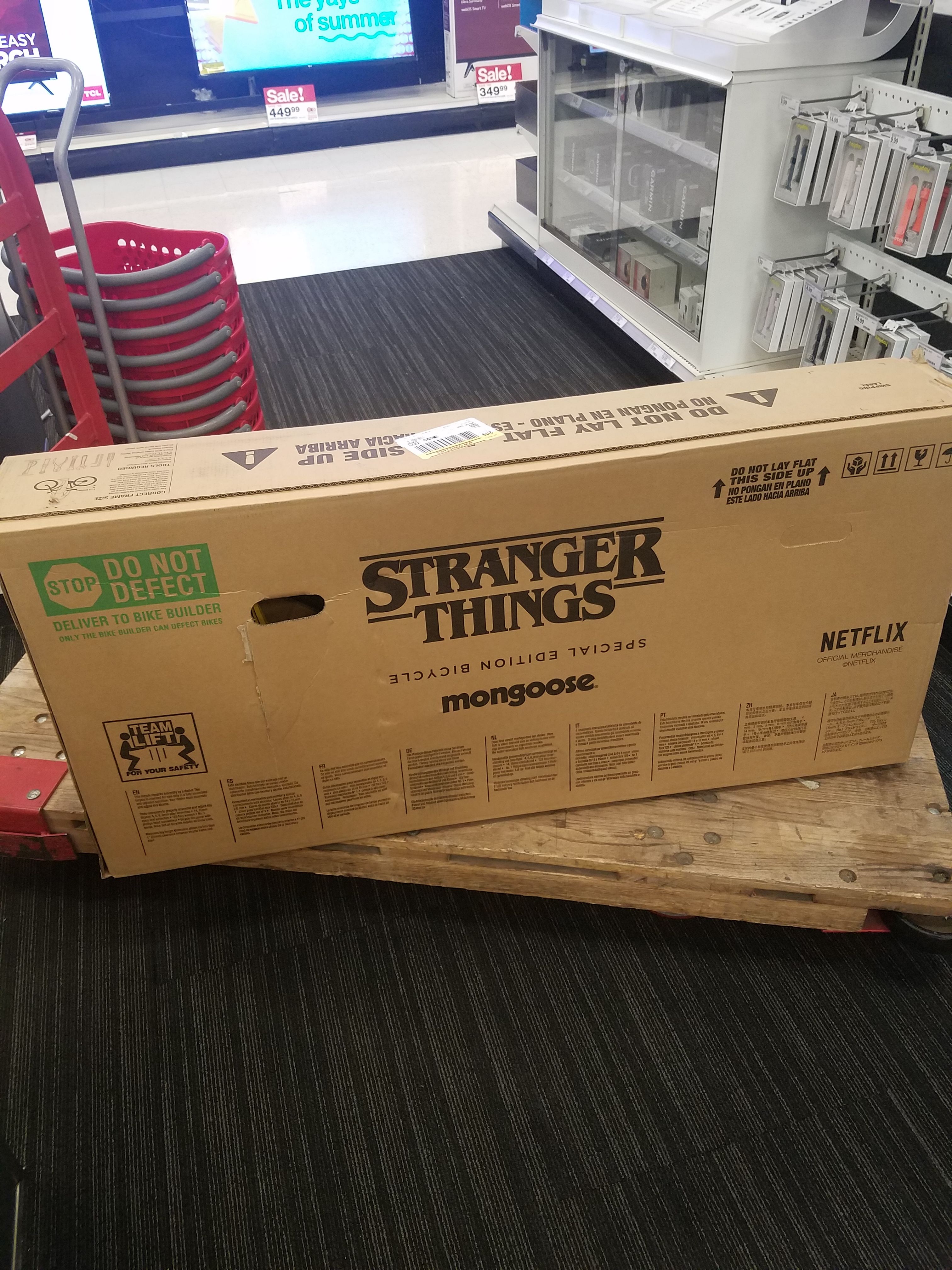 Stranger Things x Mongoose Bike Special Edition 80's Retro Season 3 Max BMX