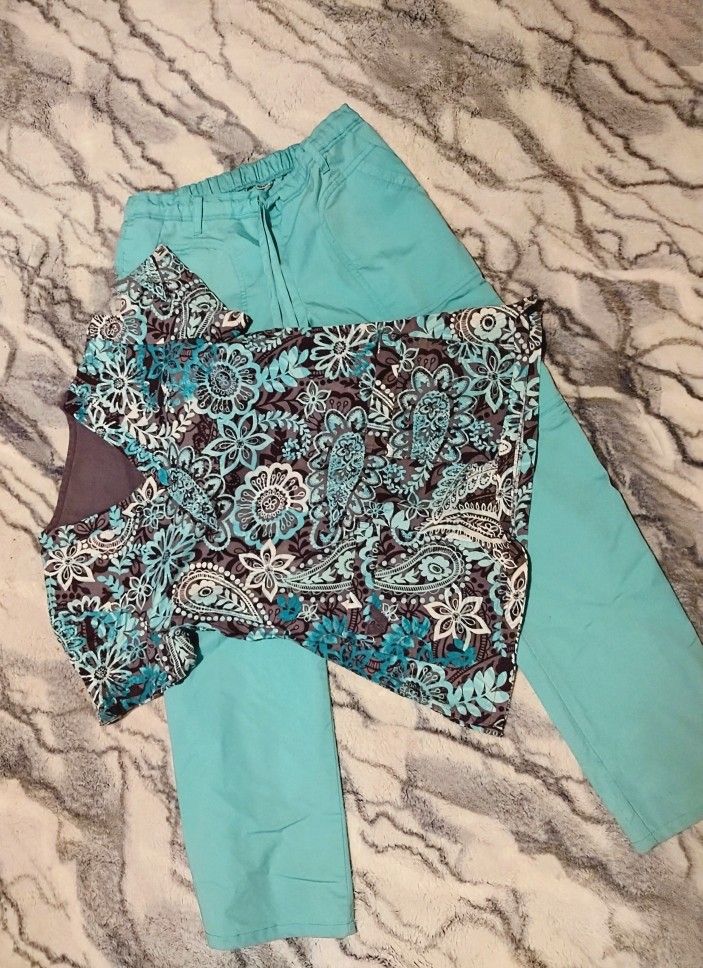 Scrubs XS 4 for Sale in Garland, TX OfferUp