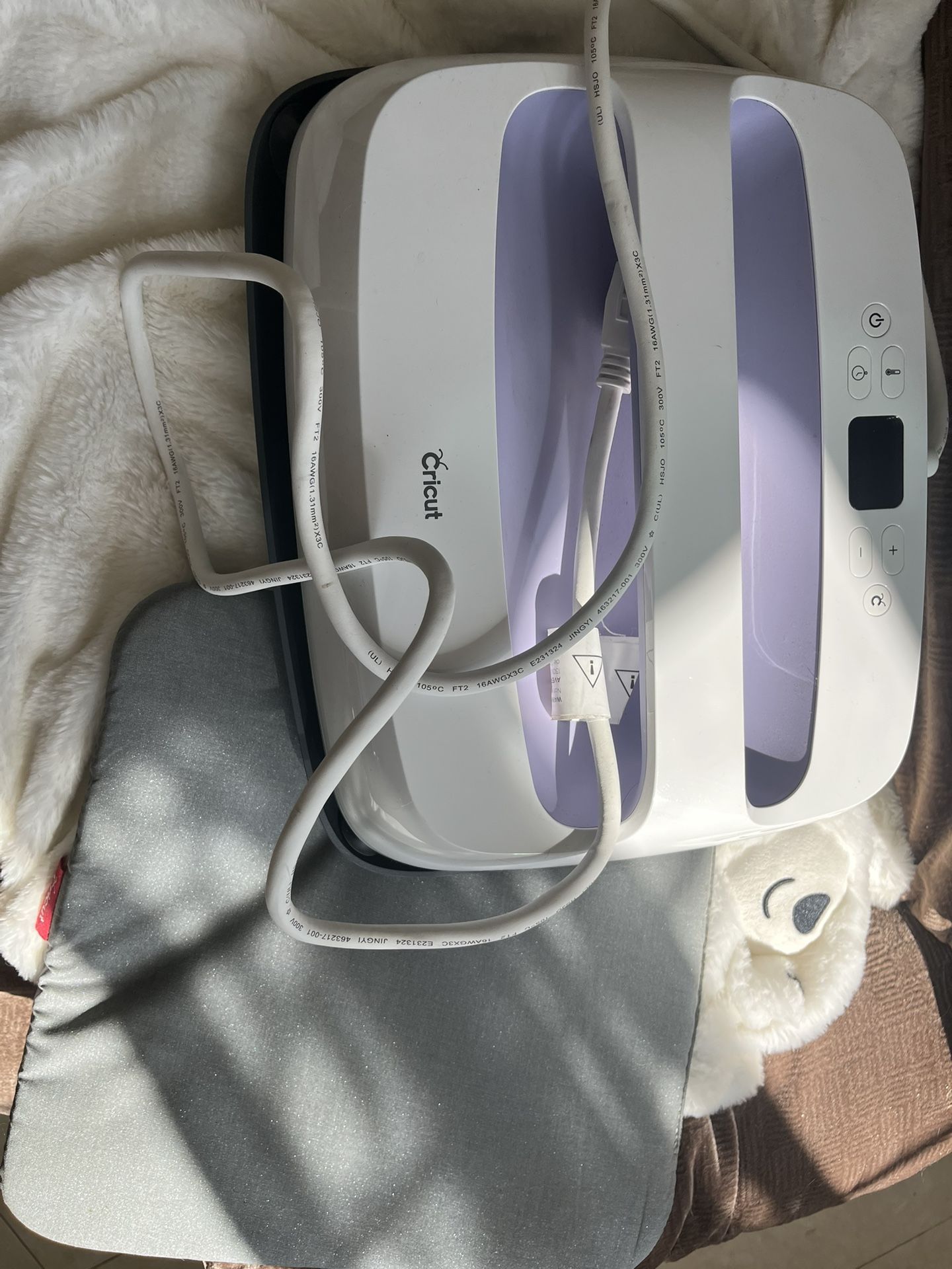 Cricut EasyPress 2 Heat Press Machine (12 in x 10 in)