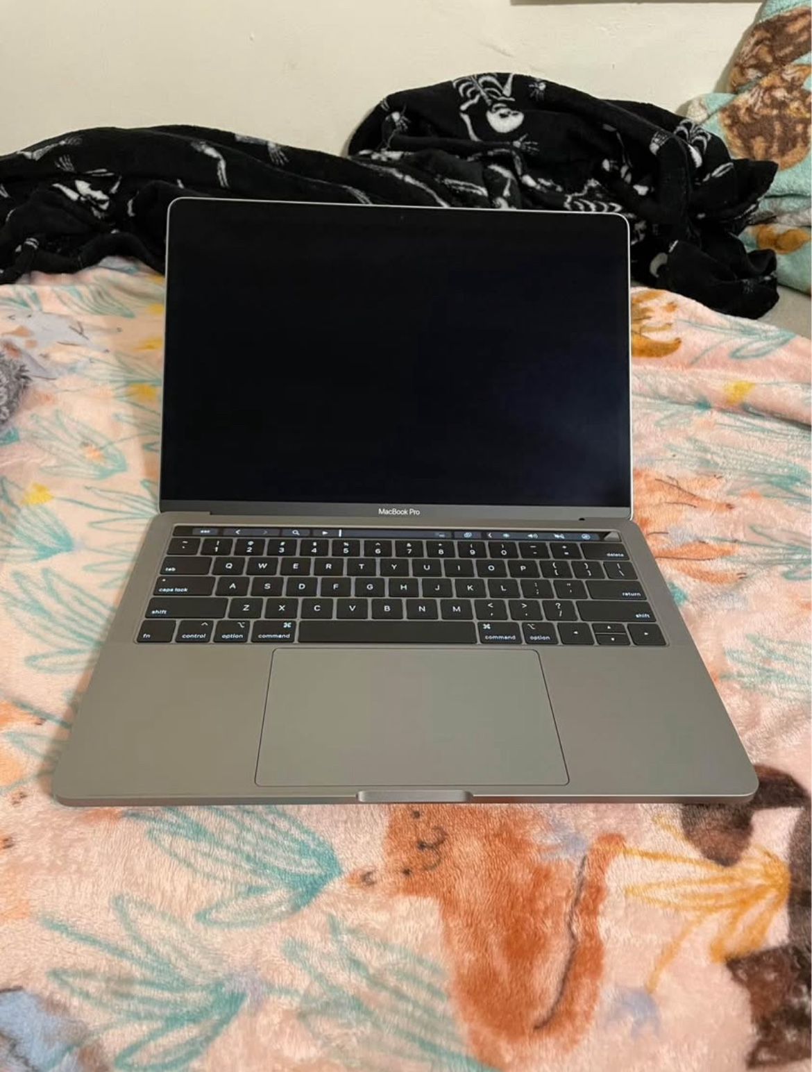 MacBook Pro 2019 – 13” w/ Touch Bar – For Sale