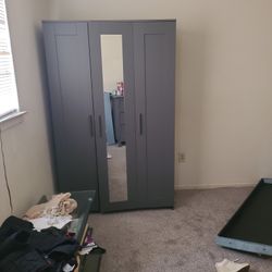 Armario Color Gris Grande Por Tan Solo 300