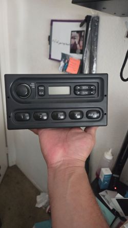 Ford OEM AM/FM RADIO tuner Econoline F150 F250 Crown Victoria 99-2011