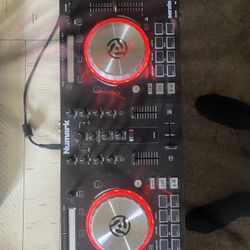 Numark Mixtrack Pro 3 And American Audio controller