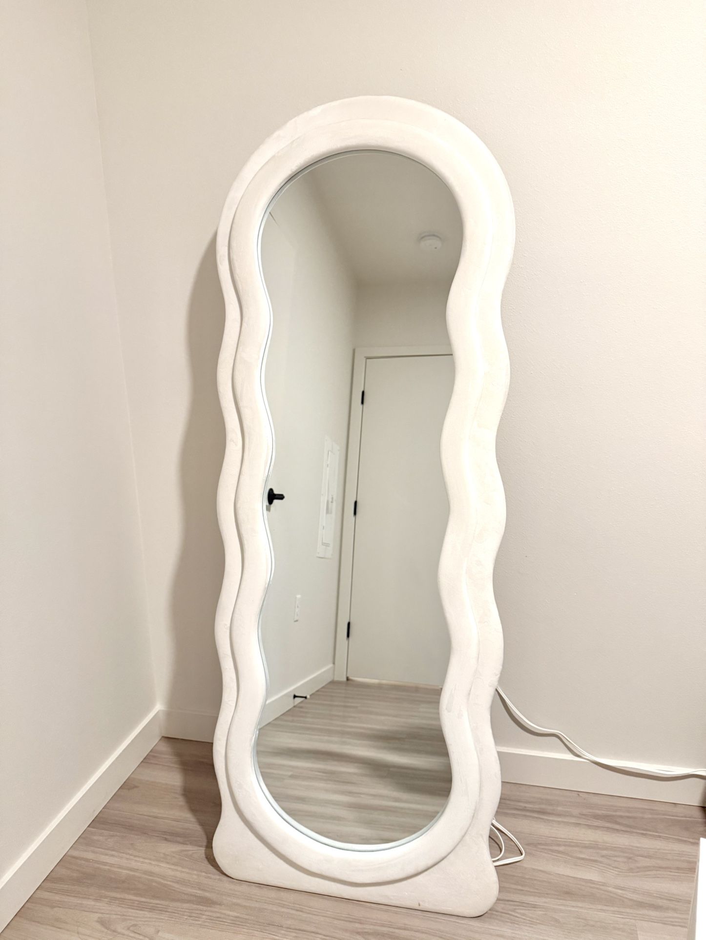 Wavy Bubble Floor Mirror 