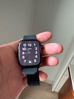 Apple Watch series 11 used