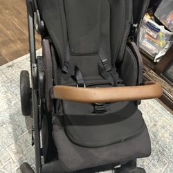 Color Caviar  En Buenas Condiciones Solo La Usé 1 Par De Veses Las Llantas Están Como Nuevas 