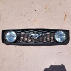 05-09 Ford Mustang GT Grille W/ Fog Lights OEM 6r33 8200 BAW