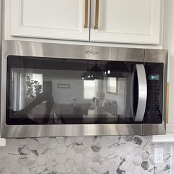 Whirlpool Stainless Steel 1.7 cu ft  Over-the-Range Microwave Oven