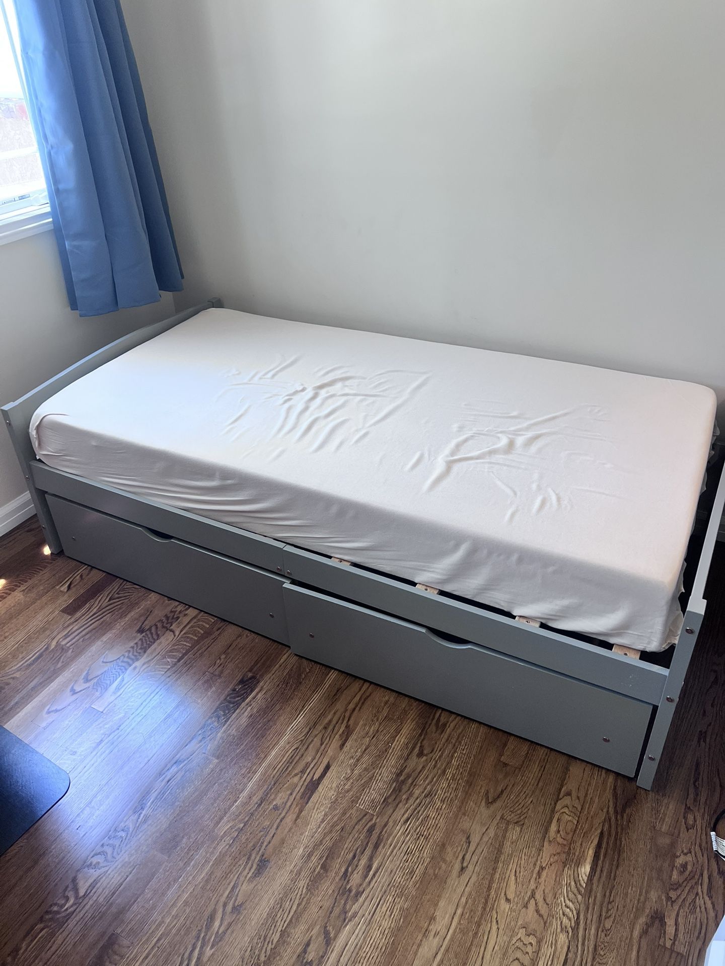 Double Bed With Storage Drawers