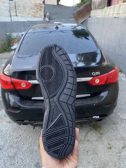 Black Reebok mid Size 10