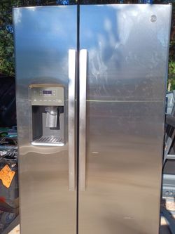 Stainless side x side refrigerator like brand new