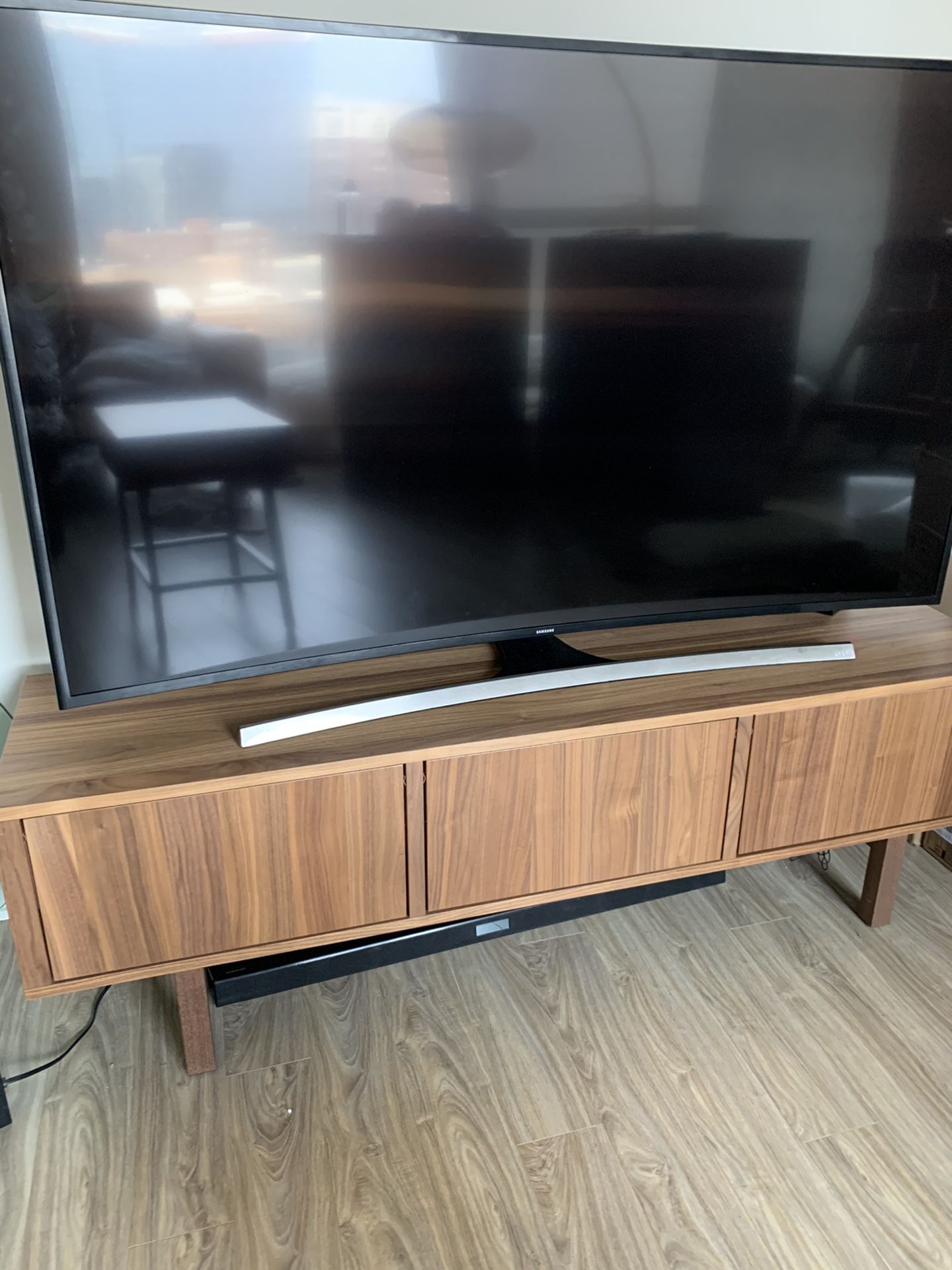 65” 4K Ultra HD Smart TV & soundbar