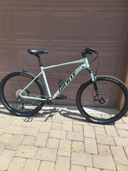 GIANT TALON 1 MOUNTAIN BIKE 29 ER 1 X 10 SPEED AIR SHOCK SXC32 WITH LOCKOUT