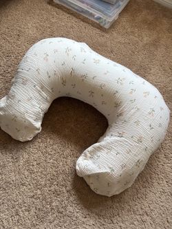 Boppy pillow
