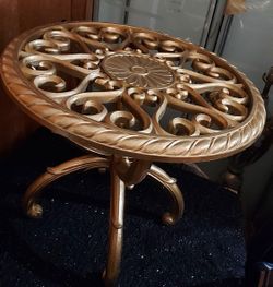 3 Piezas  Color Dorado.    