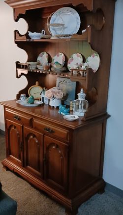 Vintage Thomasville Hutch