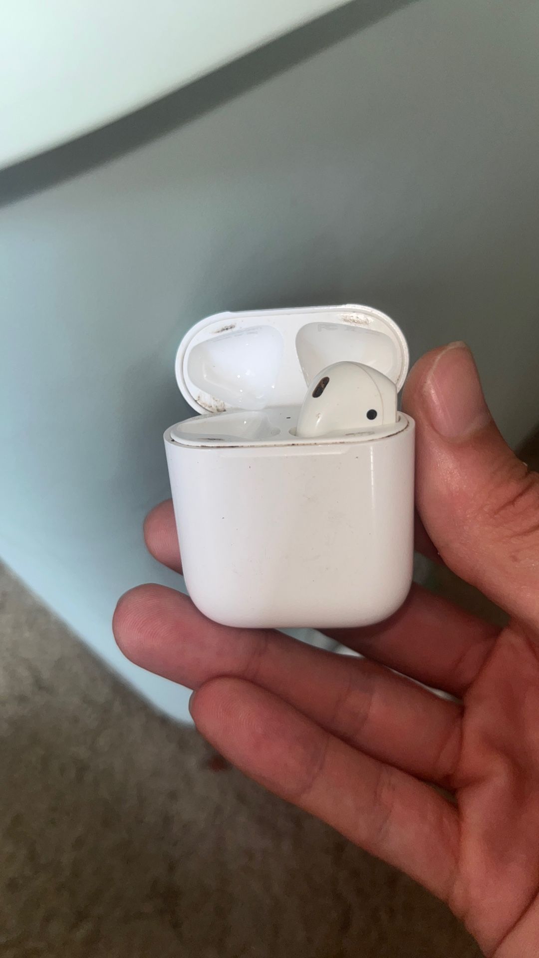 AirPod 2nd Gen (Apple)