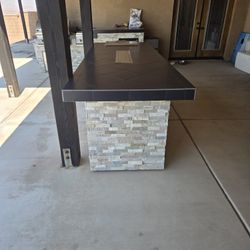 Faripit Table