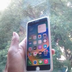 iPhone 8 Plus 