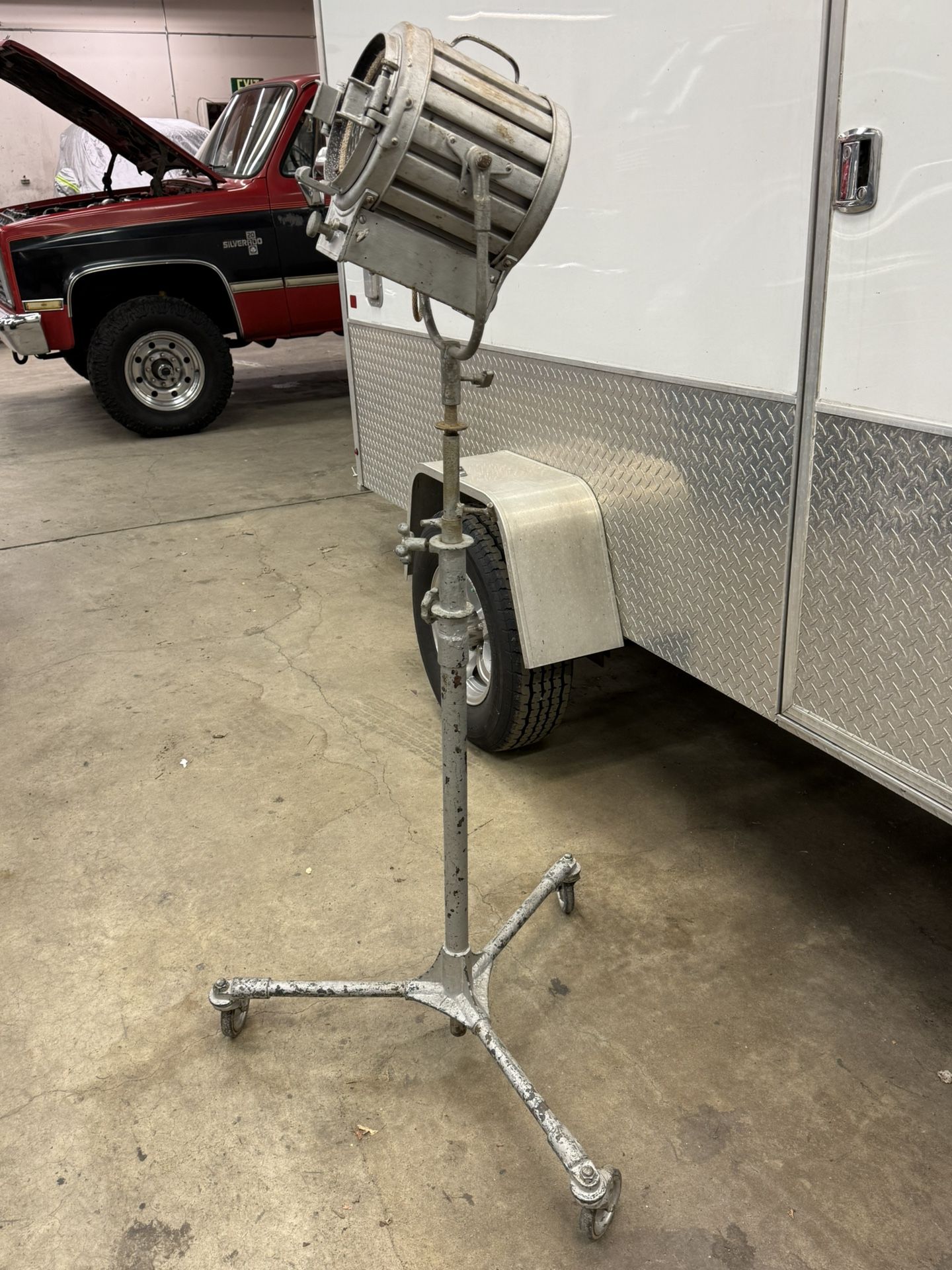 Mole Richardson Hollywood studio rolling Spotlight floodlight 63 inches tall